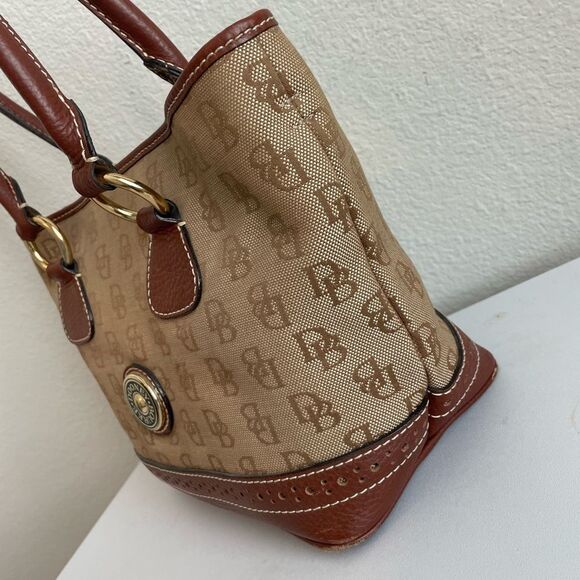 DOONEY & BOURKE Tan Signature Monogram Tote Shoulder Bag - Picture 3 of 12